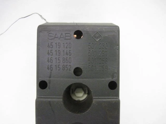 INTERRUPTOR DE VENTANA Saab 900 1995 95 51657 Foto 3 de 4