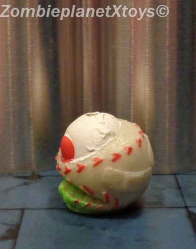 FLUSH FORCE SERIE 2 Mini Figura de Juguete Coleccionable FIEBRE PITCH Mutant Baseball - Imagen 2 de 2