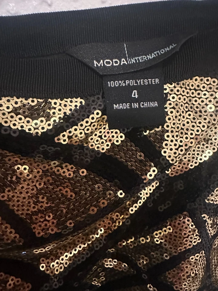 Falda Victoria Secret Lentejuelas Negra y Dorada Talla S (4) Foto 4 de 4