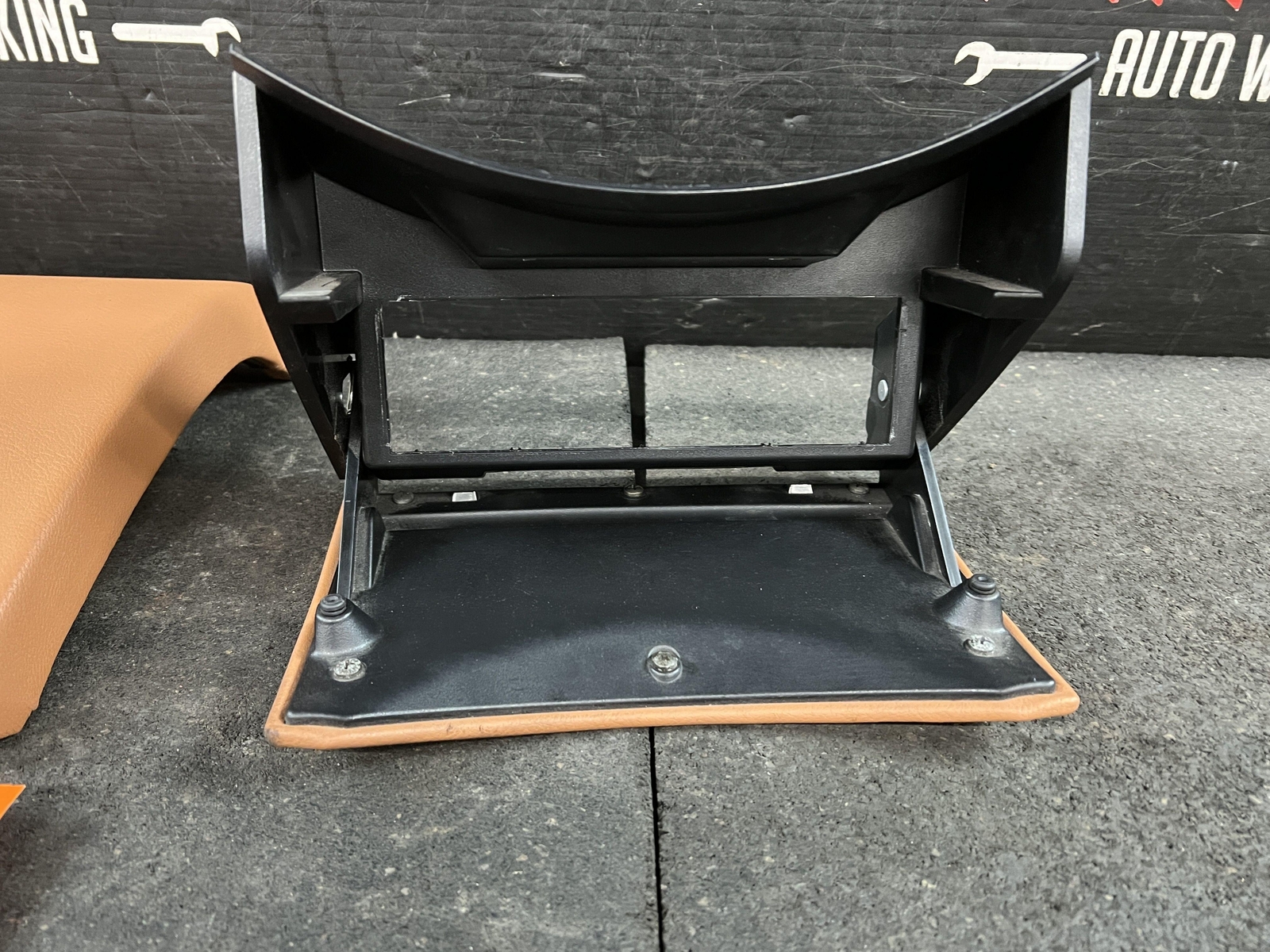 03-08 MASERATI QUATTROPORT DRIVER LOWER DASH COVER TRIM CD CHANGER STORAGE BROWN