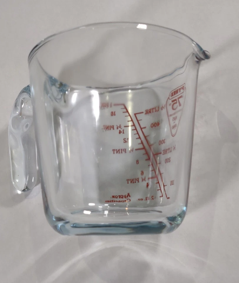 Taza Medidora Pyrex Vidrio Transparente 1 Pinta/1/2 Litro Rojo 75 Aniversario 1915-1990 Foto 2 de 4