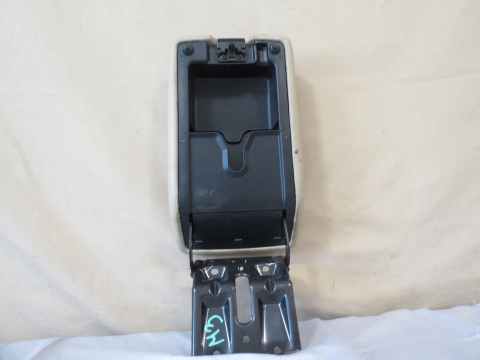 ✅ 2000 01 02 03 04 00 Toyota Avalon Arm Elbow Pad Rest Armrest Cushion TAN  OEM — 第 4/4 张图片