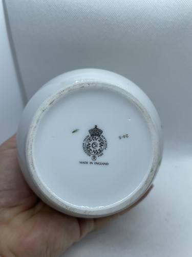 Vaso vintage Royal Worcester fine porcellana con disegno floreale e bordo verde - Foto 8 di 11