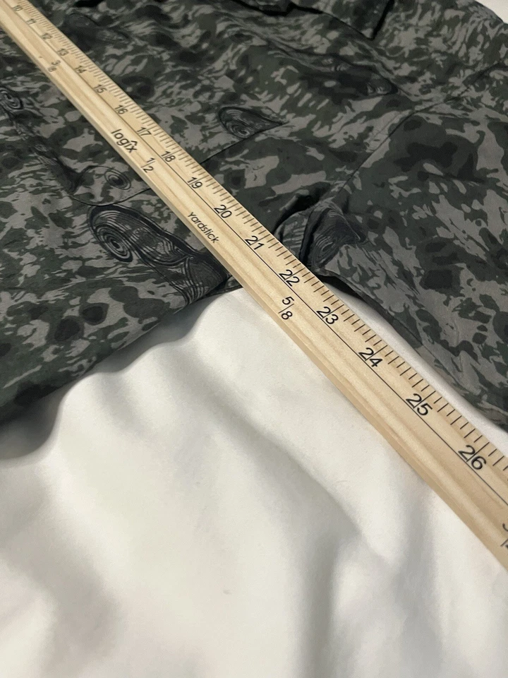 Guess Island Soul Woodland 迷彩纽扣衬衫中号 — 第 4/4 张图片