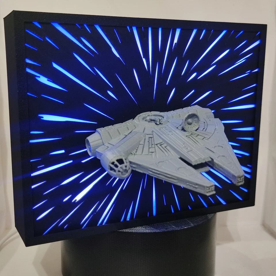 Caja de luz hiperespacial Halcón Milenario impresa en 3D - Luz nocturna de Star Wars Foto 4 de 4