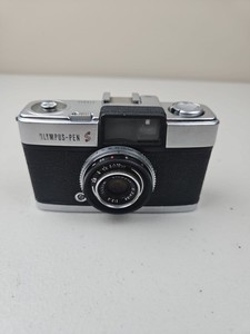 Vintage Olympus -Pen S 35MM HALF FRAME FILM CAMERA IN SILVER