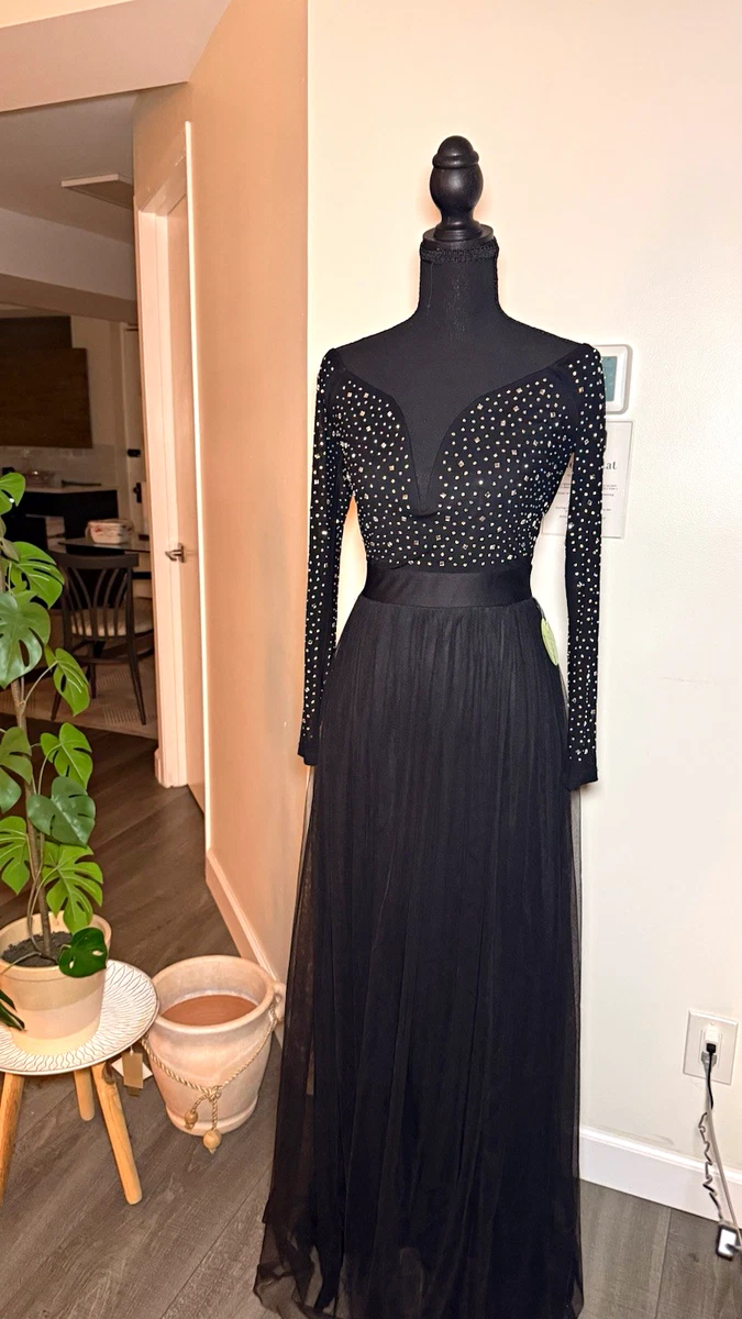 white floral maxi dress with sleeves Bella and Bloom Boutique Carrie Navy Velvet Bodycon _label_Drop Sale Size:XS (PREORDER) Flutter sleeves Deep v