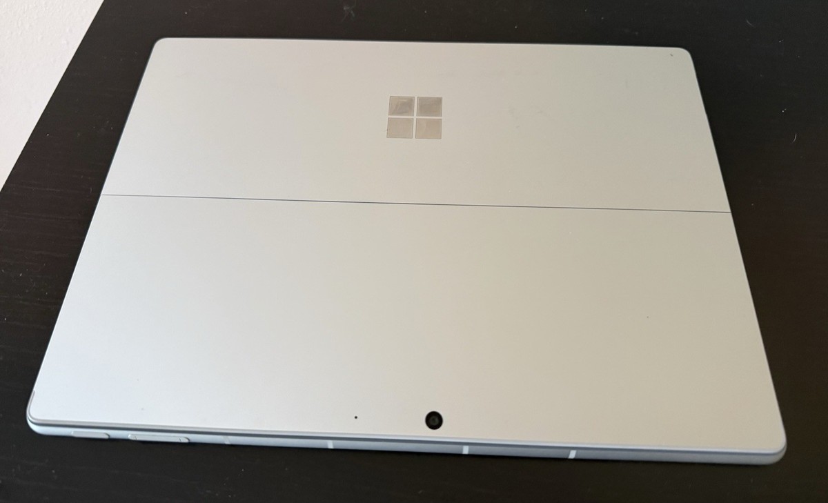 13″ Microsoft Surface Pro 9 — SQ3 • 8GB RAM • 256GB SSD • 3K+