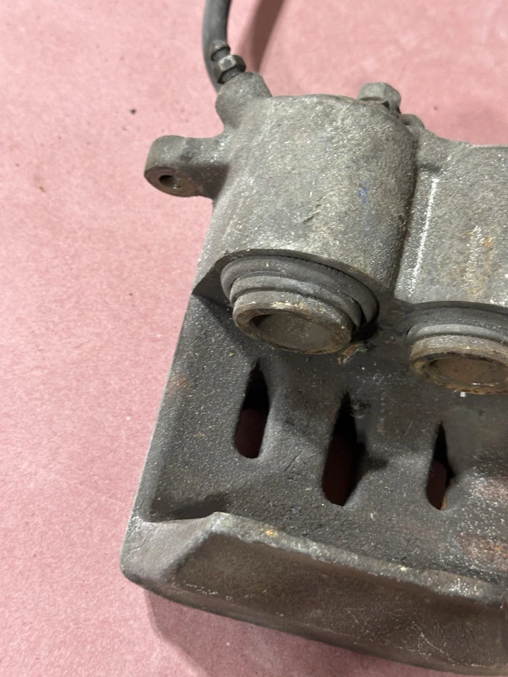 Pinza de freno delantera derecha lado pasajero Lexus IS300 2001-2005 PROBADA OEM Foto 2 de 4