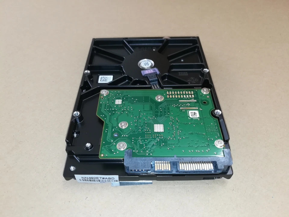 Disco rigido 250 GB Seagate Barracuda SATA II 7200 RPM 8 MB cache HDD ST3250318AS - Immagine 2 di 3