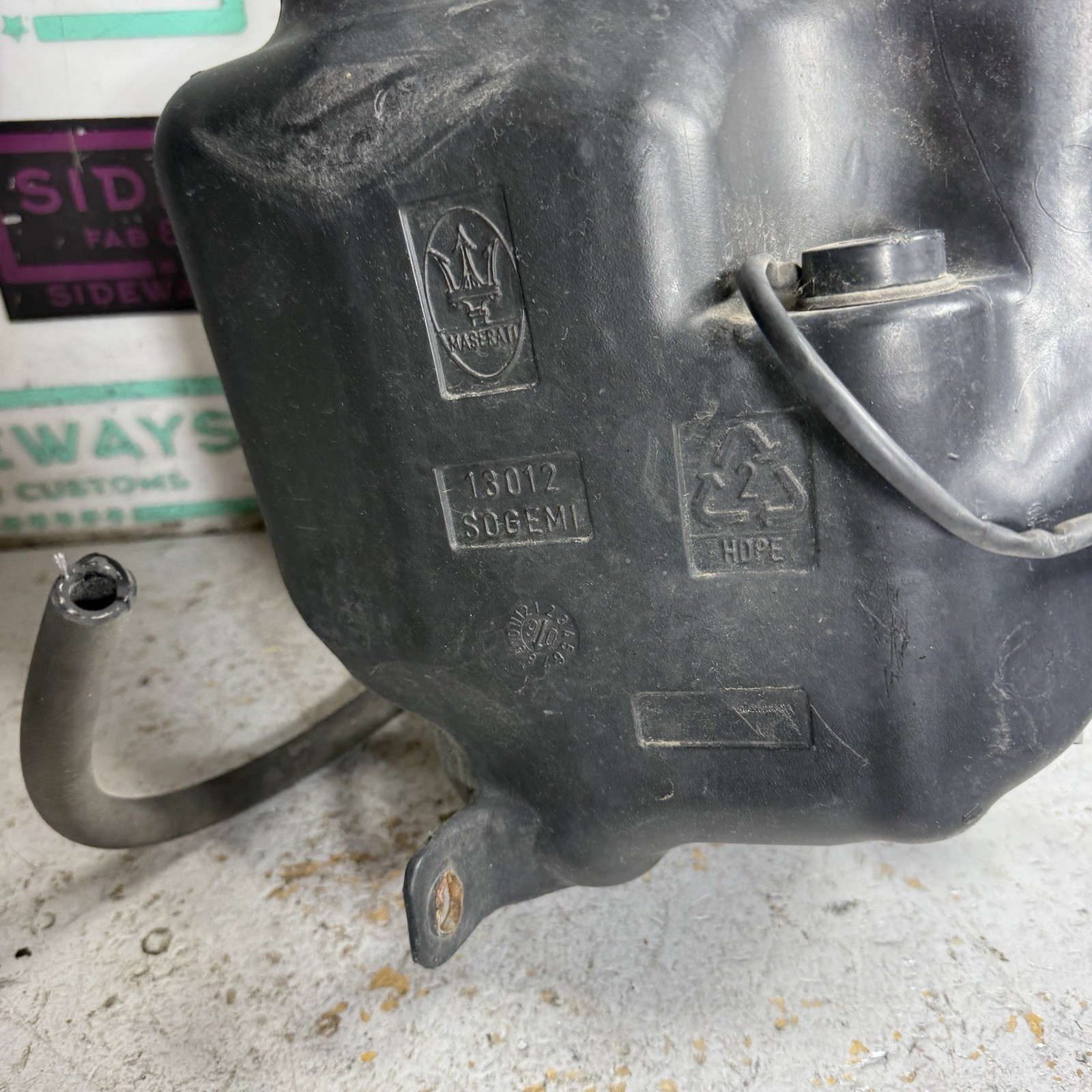 05-08 Maserati Quattroporte Windshield Washer Fluid Bottle Reservoir Tank M139