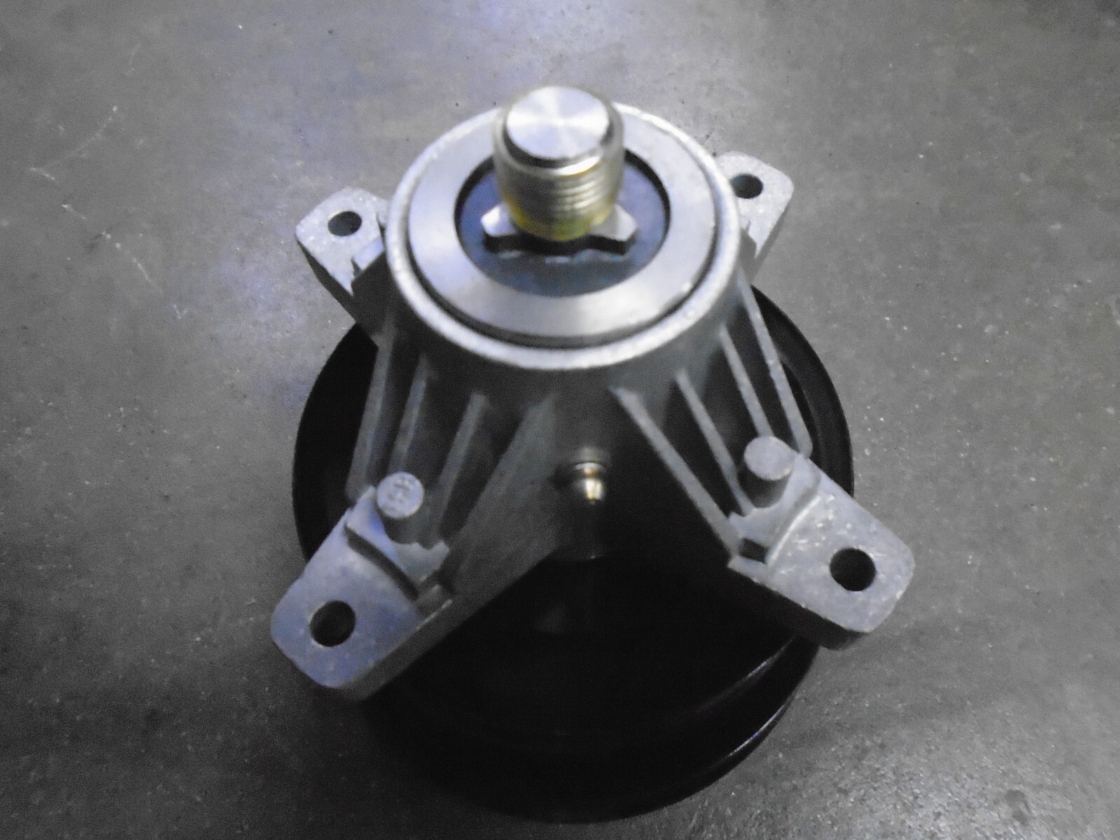 8TEN Spindelmontage Doppelrolle Links Außen Für MTD Rasenmäher – Ersatzteil Für 127 Cm Deck (kompatibel Mit OEM 618-0269 U.a.)