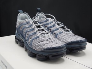 vapormax plus wolf grey white