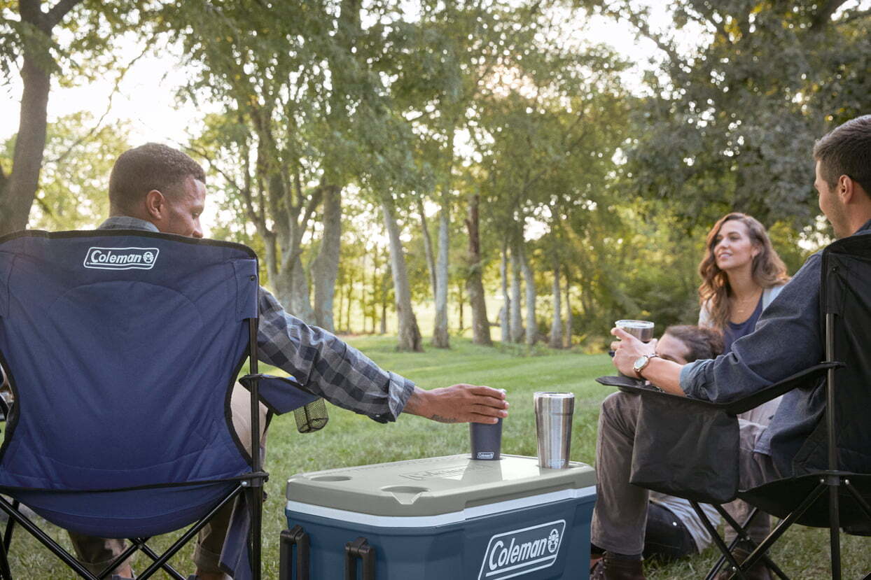 Coleman 316 Series 62QT Lakeside Blue Hard Chest Wheeled Cooler for  Backyard, Camping, Beach or Tailgate