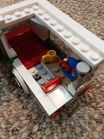 Lego City Van and Caravan 60117