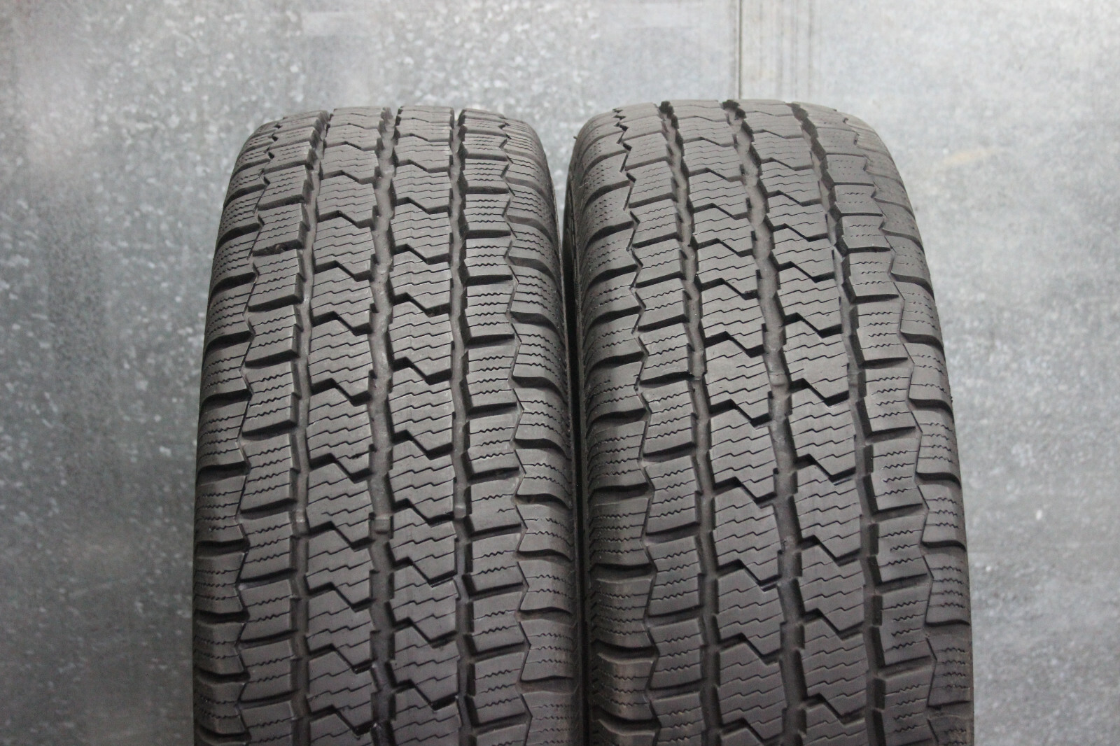 Continental 205/65 16 107/105 T in Pneumatici per Auto