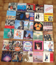 (M) Lotto 28 Dischi in vinile 45 giri Musica anni 60-70-80 italiana e straniera