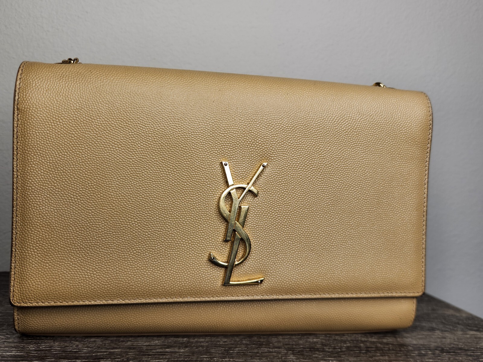 Borsa a tracolla Saint Laurent Kate media catena usata colore oro beige marrone