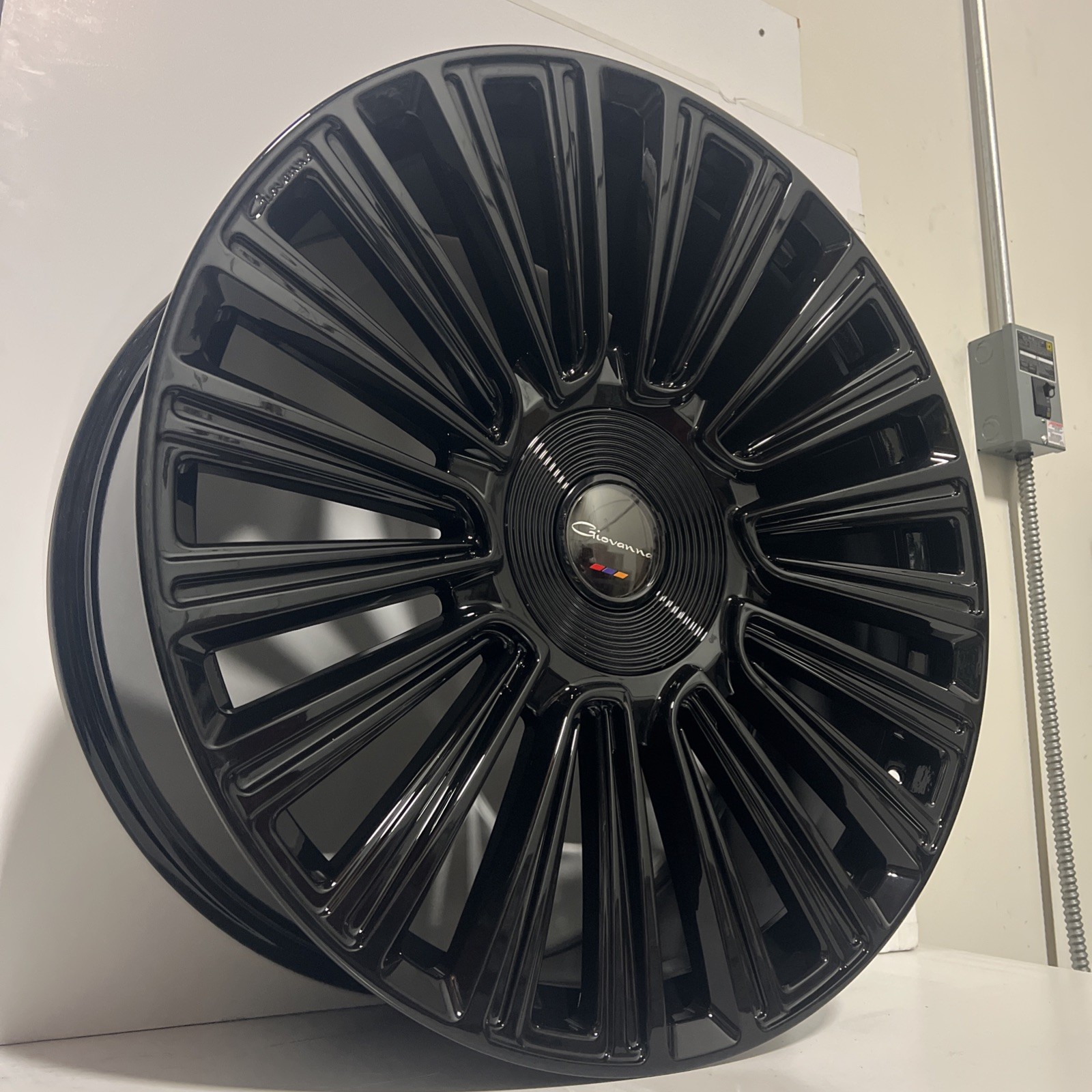 (4) 24X10 GIOVANNA TRENTO GLOSS BLACK (5X120) RANGE ROVER ROLLS ROYCE CAMARO SS