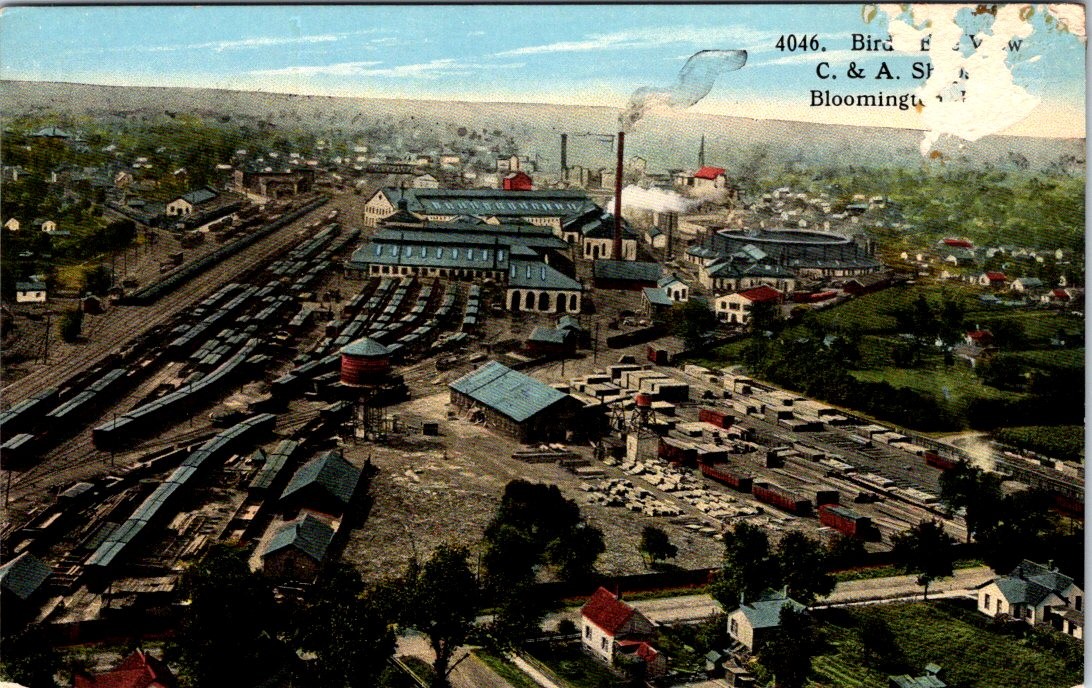 RAILROADS, Birds Eye View, BLOOMINGTON, Illinois Postcard - Curt Teich