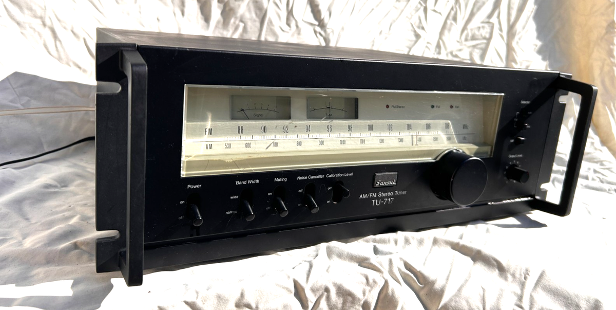 Sansui TU-717 AM/FM Stereo Tuner with Rack Handles Tested - Made
