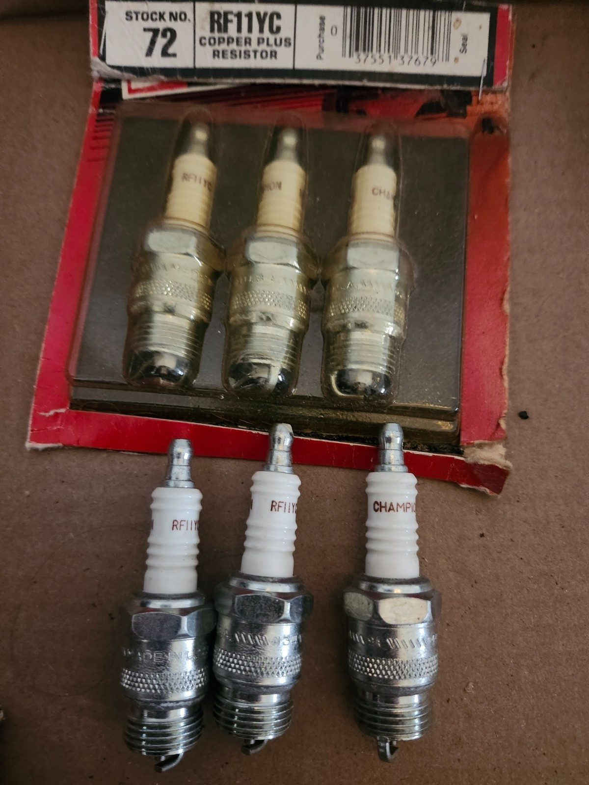 Champion  RF11YC Spark Plugs NEW Set Of 6 Fast Free Shipping