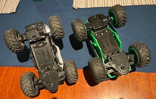 Monster TRUCK Jam Grave Digger & Monster Mutt Dalmatian 1:24 Scale RC NO REMOTES - Picture 3 of 5