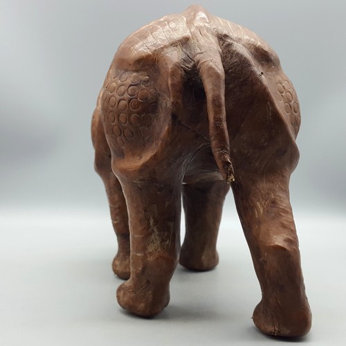 Estatuilla de rinoceronte envolvente de cuero ojos de vidrio con cuentas buenas proporciones de colección 13" - Imagen 7 de 14
