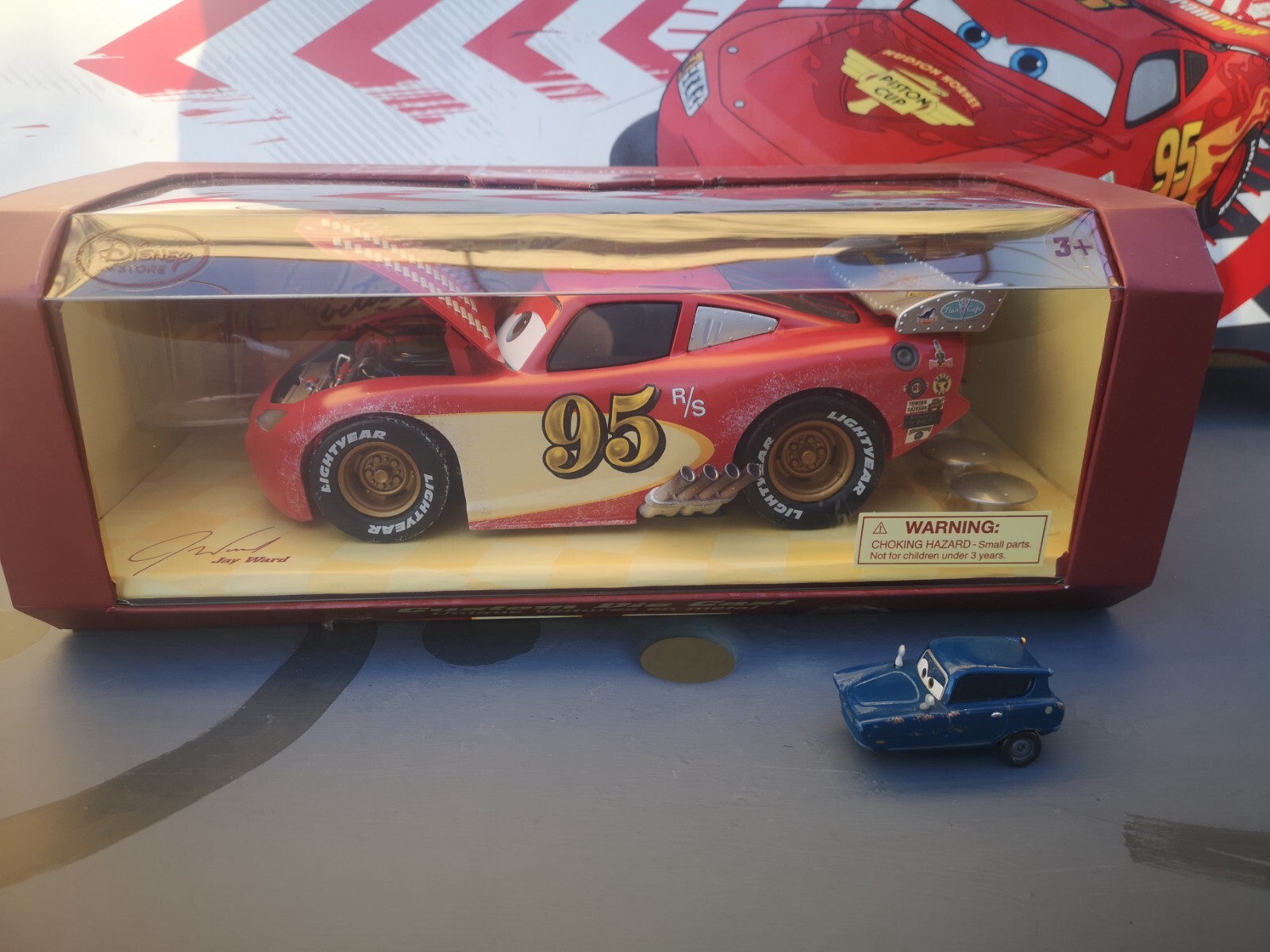 Voiture Cars Flash McQueen 95 RS Disney Pixar échelle 1.18 rouge