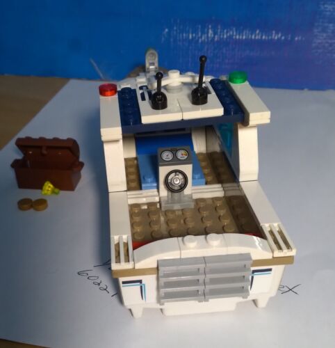 Lego City Floating Boat Diving Yacht 60221 Not Complete Set - Picture 3 of 4