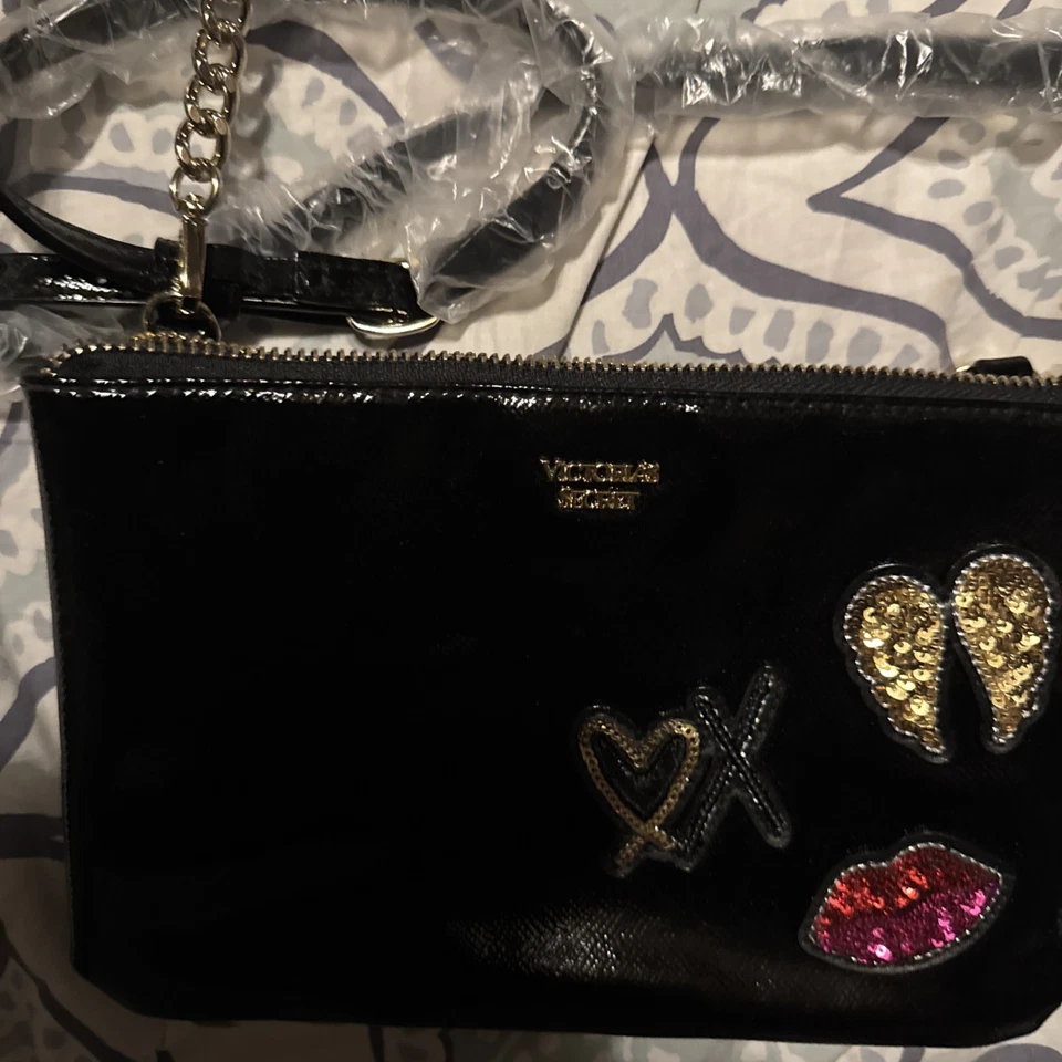 Bolsa de ombro Victoria Secret preta patente tiracolo lantejoulas alça ajustável - Imagem 4 de 4