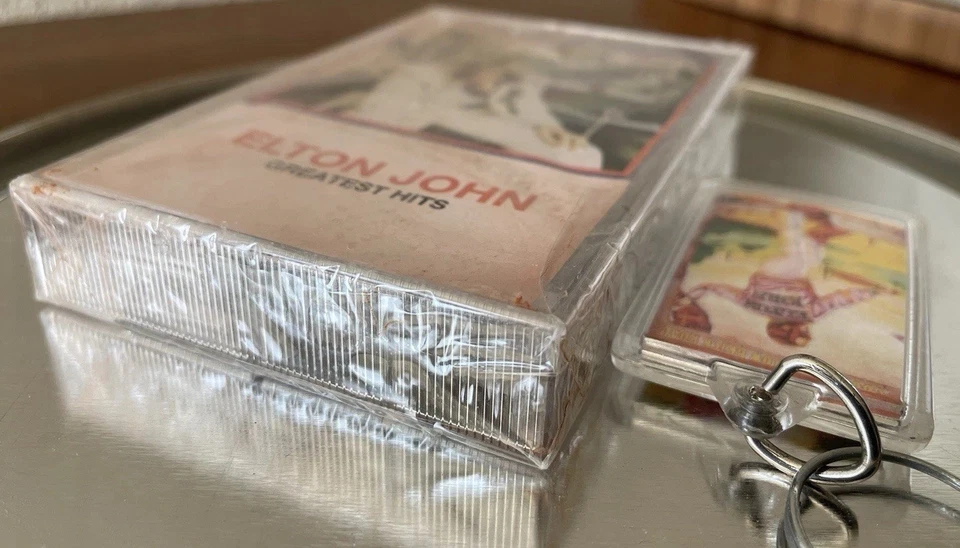 Elton John “Greatest Hits” RARE Key Chain / VINTAGE Cassette Souvenir SEALED NEW - Image 4 of 4