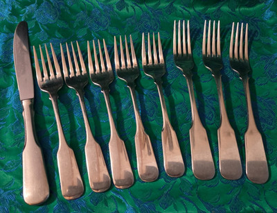 LAURENTIA - Chromolit Canada 18/10 Stainless Flatware - 8 Forks & 1 Knife