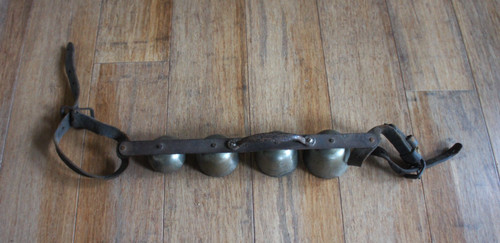 Antique Graduated Metal STAVE BELLS Horse Equestrian w/handle home decor HTF