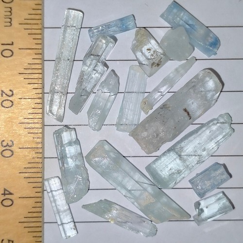 Beryl var Aquamarine rough loose gemstones natural Aqua crystals bundle lot 41ct - Picture 3 of 6