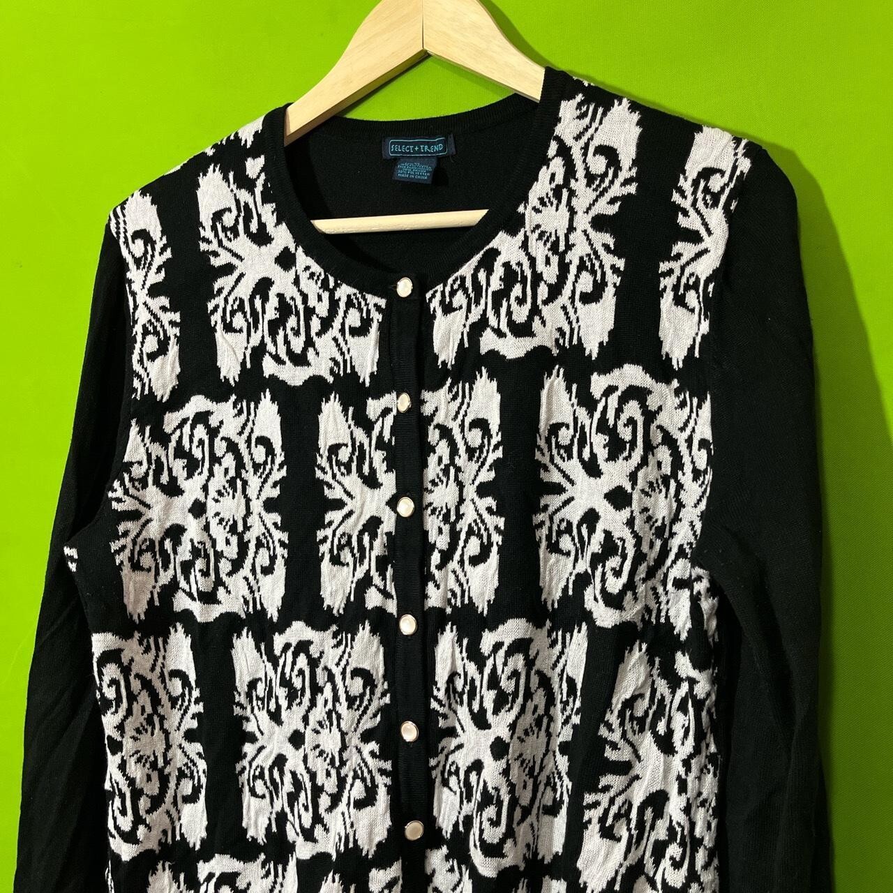 XL Art Pattern Button Down Longsleeve Cardigan - image 1