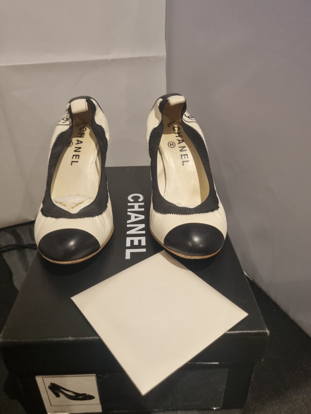 Chanel Vintage ESCARPINS White And Black Women's Shoes Size 36