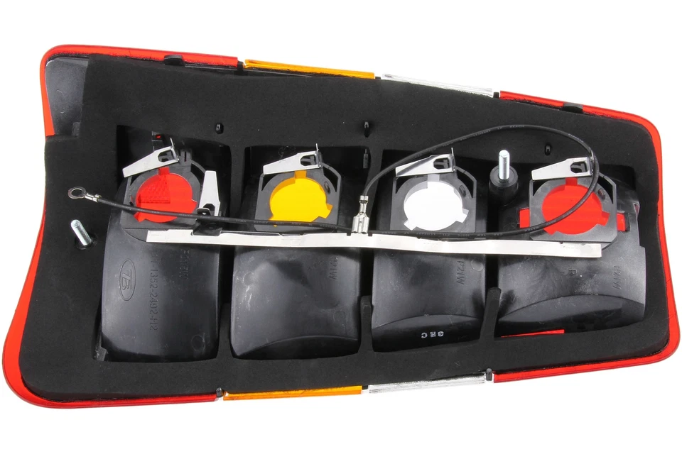 For 1981-1989 Volvo 245 Tail Light Right URO 1982 1983 1984 1985 1986 1987 1988 - Image 2 of 4