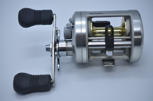 2005 Shimano Calcutta 400 A-RB Right Handle asting Reel Very Good - Picture 2 of 11