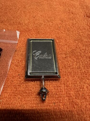 Original Vintage 1985-1991 Oldsmobile Calais HOOD ORNAMENT Emblem Trim Old