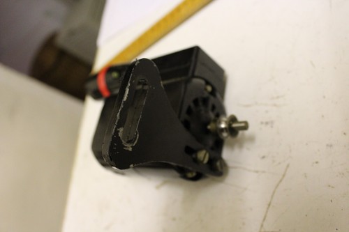 SINGER 66K Sew tric Motor and light from machine serial number F7125242 - Picture 2 of 7