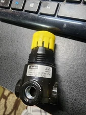 Parker 14R013FC Air Regulator Pmax= 300 psi t max = 125 °F (52°C) 2112