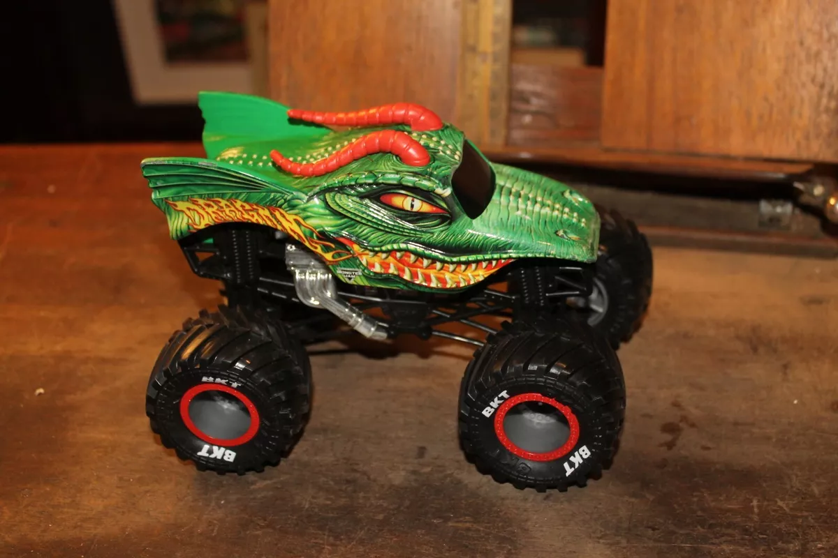 Hot Wheels Monster Jam 1:24 Scale Dragon Vehicle