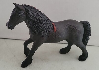 1998年 フィンガーパペット-ライオンキング 2 ビンテージ レア SCHLEICH BLACK FRIESIAN MARE W/RED RIBBON HORSE 2013 LOOSE
