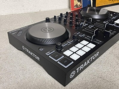 Native Instruments Traktor Kontrol S2 MK3 DJ Controller 2-Deck USB Pads Black