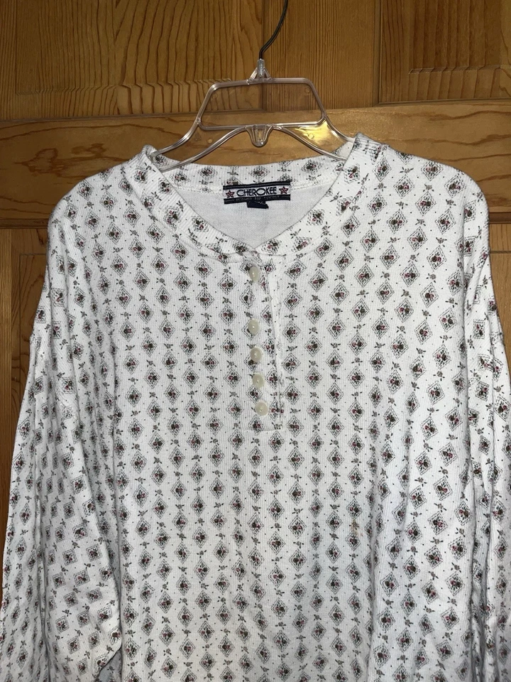 Camisa Henley Cherokee para mujer tejida acanalada talla L marfil con diseño manga larga Foto 2 de 4