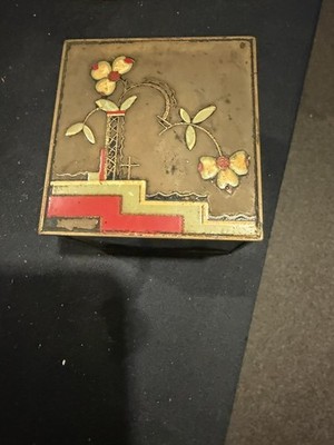 Art Deco Zigarettenspender Box aus Messing und Emaille. um 1930
