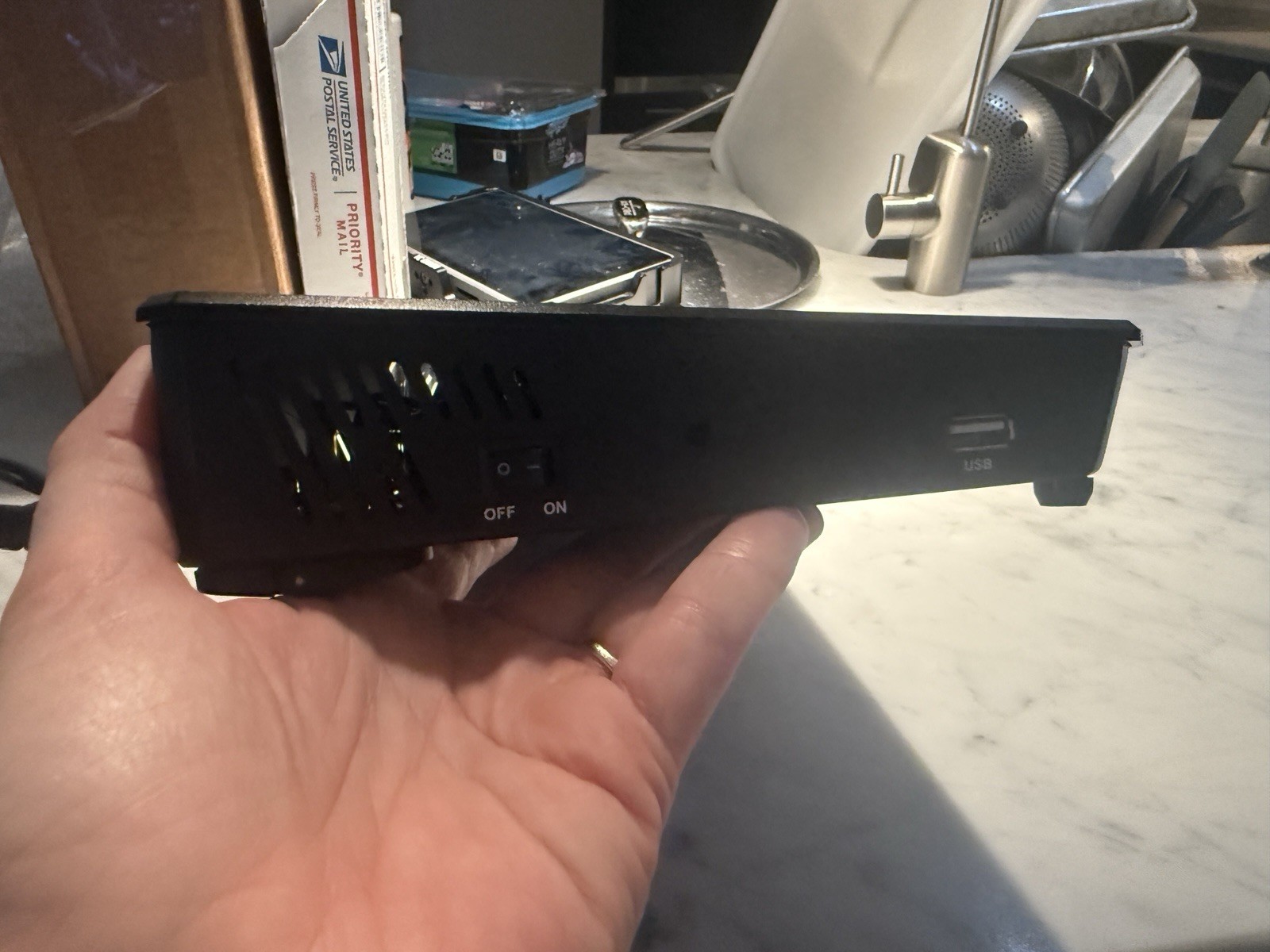 FEELWORLD L4 10.1" Multi-Camera Video Mixer Switcher 5-Channel HDMI Touch-Screen