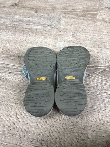 Keen Damenschuhe flüsternd wasserdicht Fluss Wandern Sandalen himmelblau Größe 9 - Bild 11 von 11