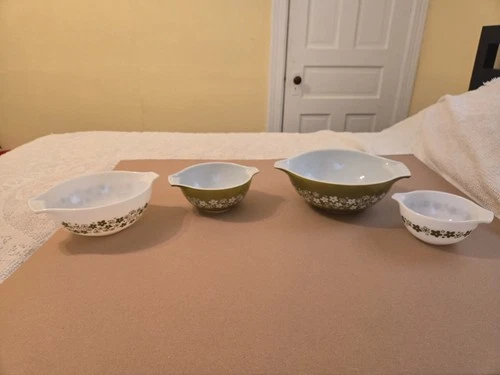 Pyrex Spring Blossom Crazy Daisy Set Nesting Cinderella Mixing Bowls